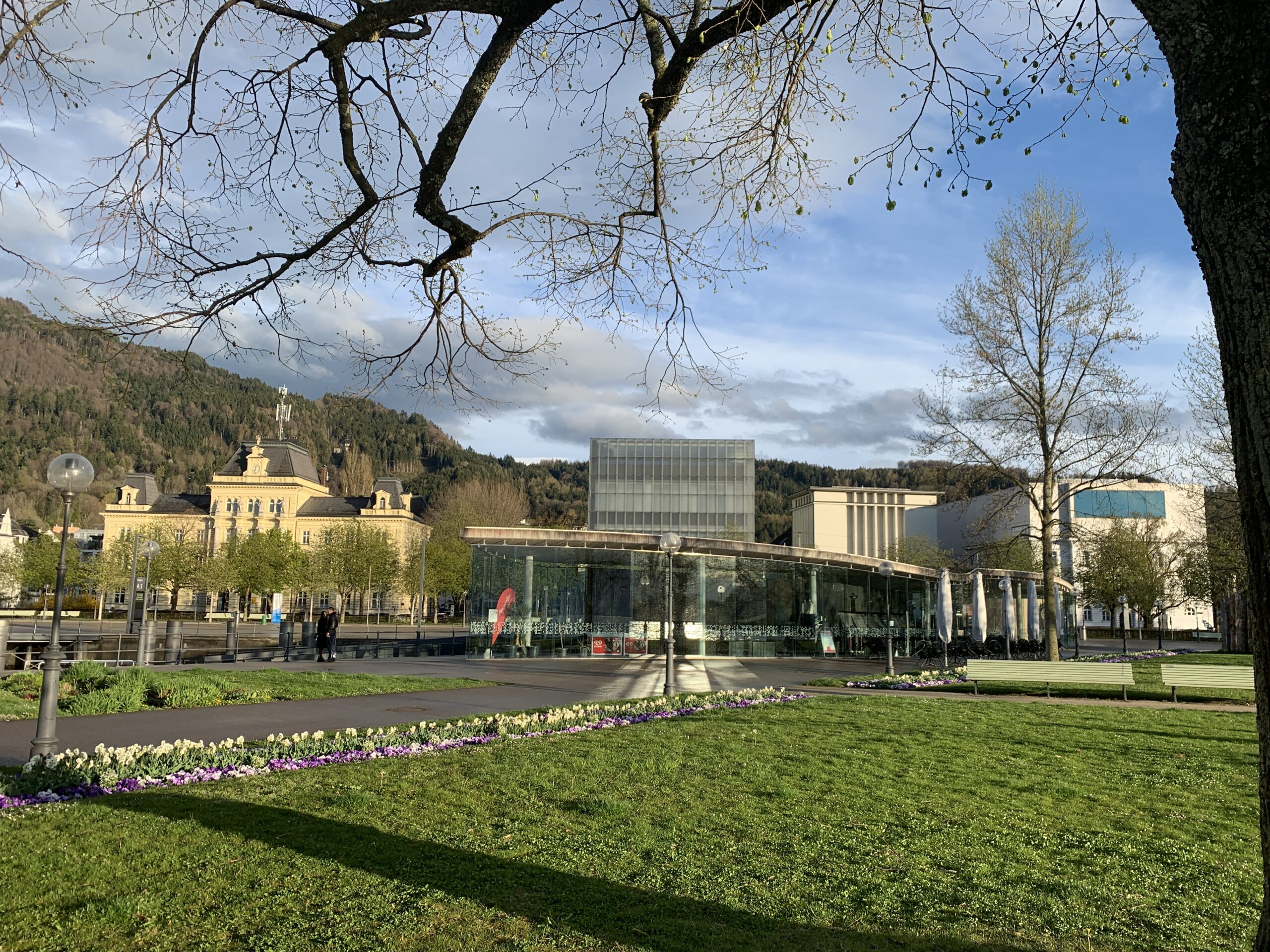 Blick von den Seeanlagen zur Kulturmeile am Kornmarktplatz (C) Karl Dörler